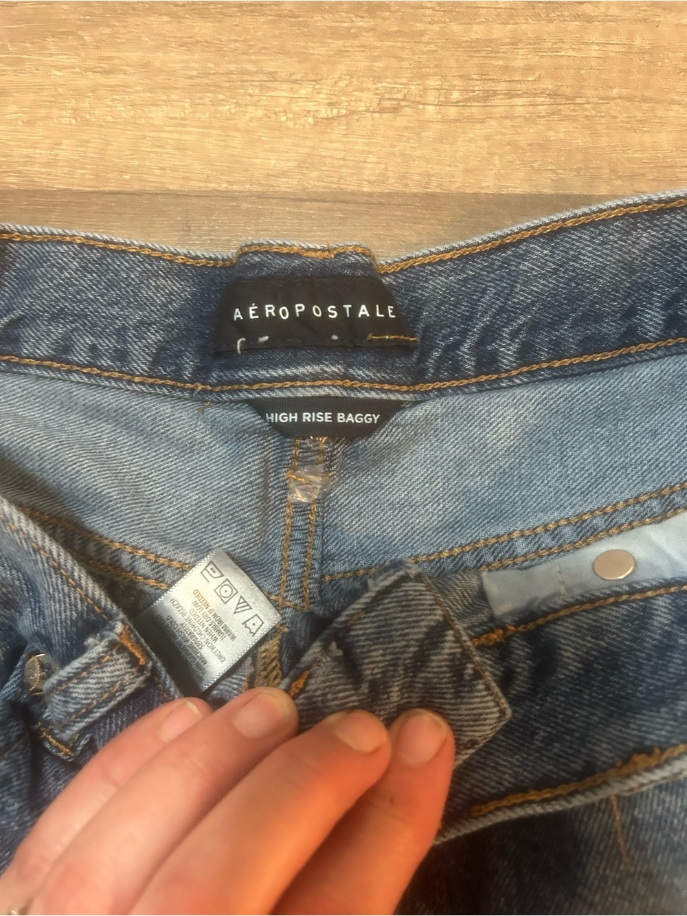 Aeropostale Women’s Straight-Leg Jeans in Blue Wash size 8 - Picture 3 of 7
